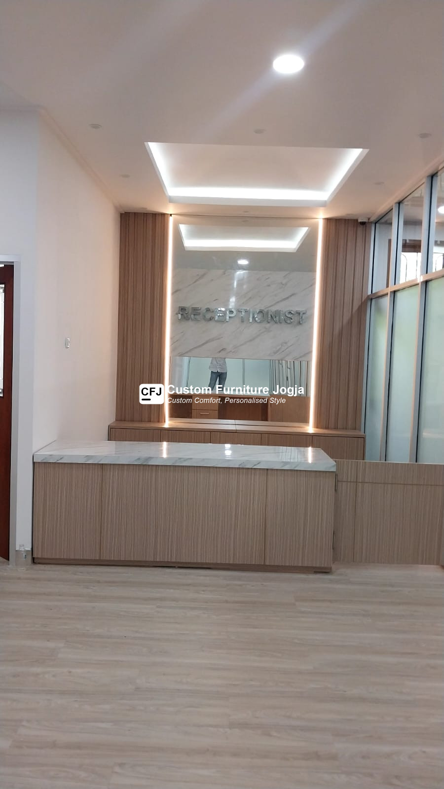 Meja front office custom