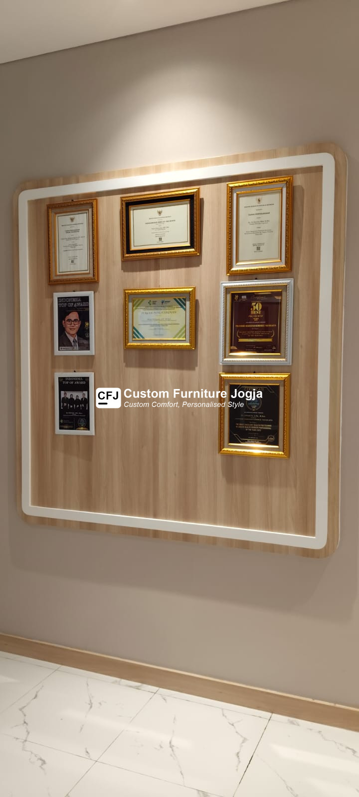 Panel dinding dan frame custom